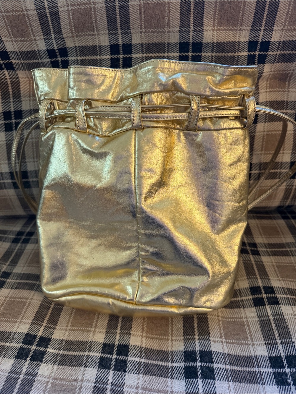 Source Unknown Gold Metallic Drawstring Mini Bucket Bag - Picture 3 of 4